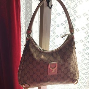 Authentic Gucci spring small purse.